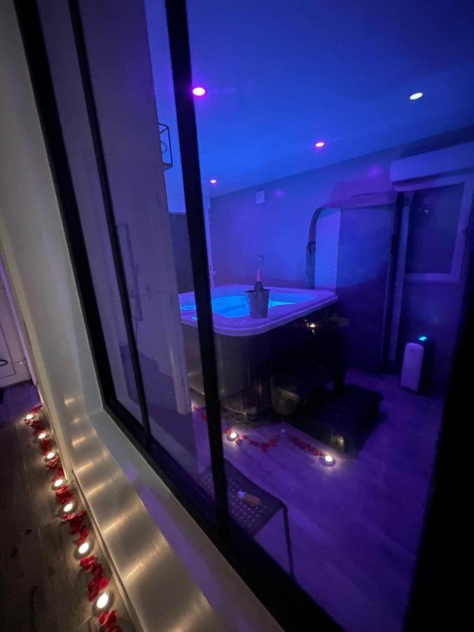 Jacuzzi Prive Arrivee Autonome Villa Conflans-Sainte-Honorine Exteriör bild