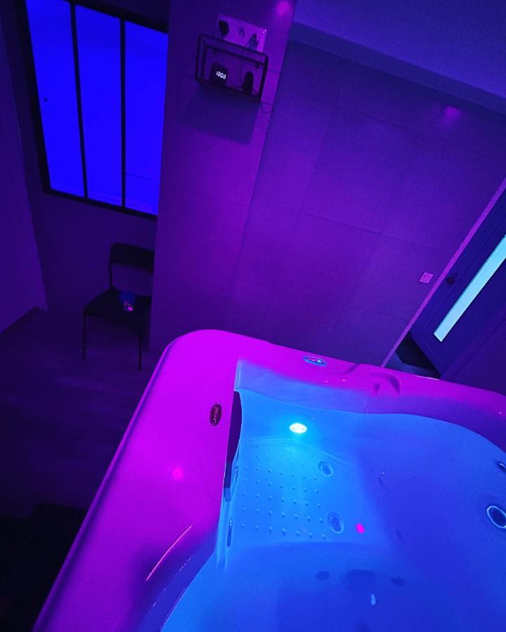 Jacuzzi Prive Arrivee Autonome Villa Conflans-Sainte-Honorine Exteriör bild