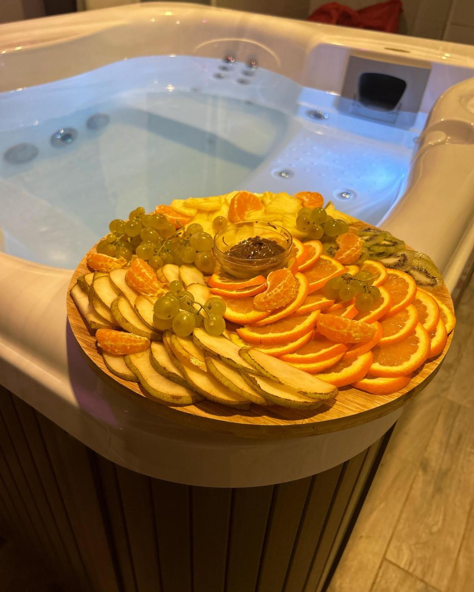 Jacuzzi Prive Arrivee Autonome Villa Conflans-Sainte-Honorine Exteriör bild