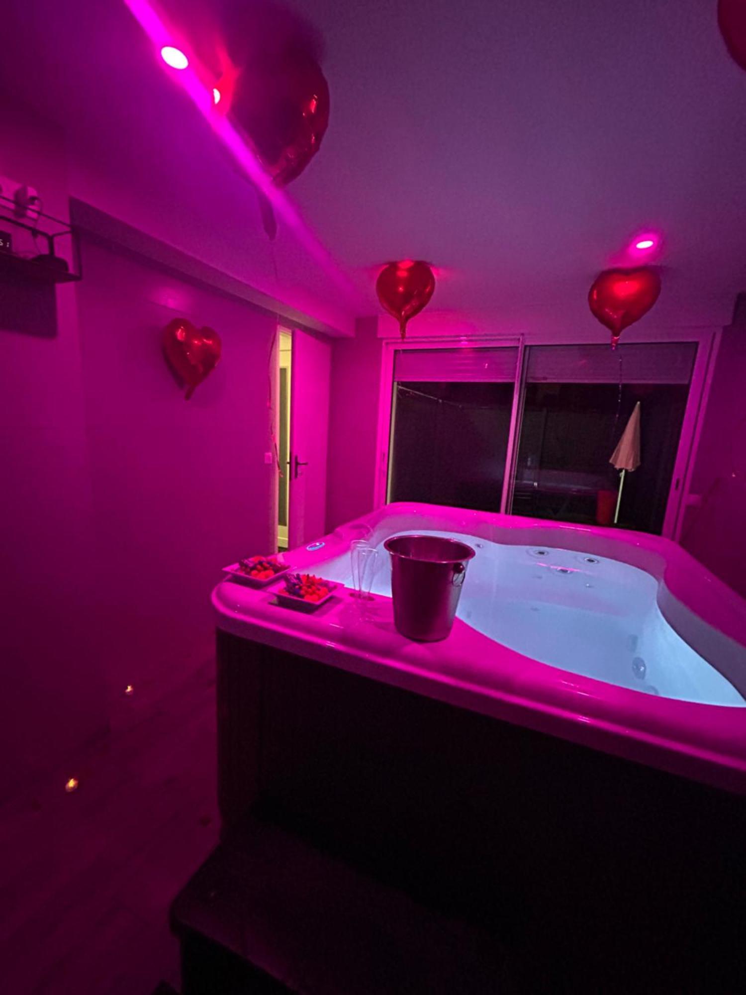 Jacuzzi Prive Arrivee Autonome Villa Conflans-Sainte-Honorine Exteriör bild